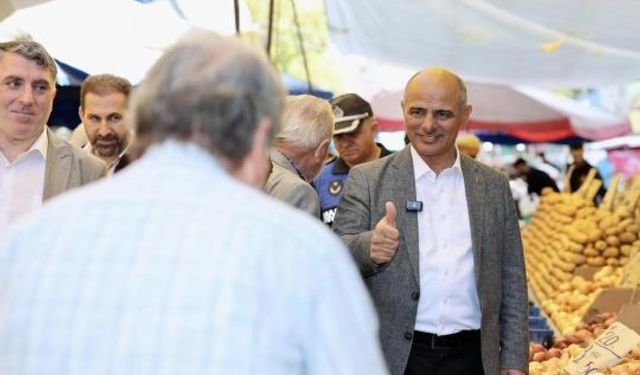 Başkan Söğüt Perşembe Pazarı’nda Esnafla Buluştu