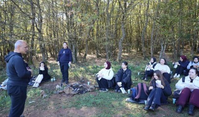 Körfez’de Doğa Yürüyüşü Gençlerle Hayat Buldu