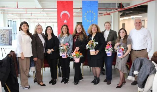  Dijital Dünyada Kadın Güvenliği Kocaeli’de Masaya Yatırıldı