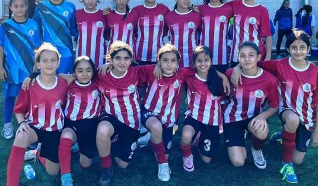 Körfez GB Kız Futbol Takımlarından Gelişim Kampı