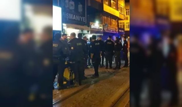 İzmit Halkevi’nde, Bıçaklı Kavga