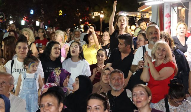 Kapanca Sokak Festivali İzmit’in Kurtuluşunun 105. Yılında Coşkuyla Sona Erdi