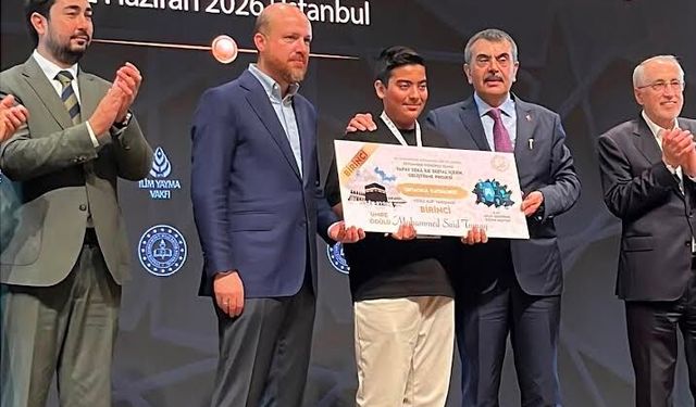 Gebzeli Öğrenci Yapay Zekâ Yarışmasında Türkiye Birincisi Oldu