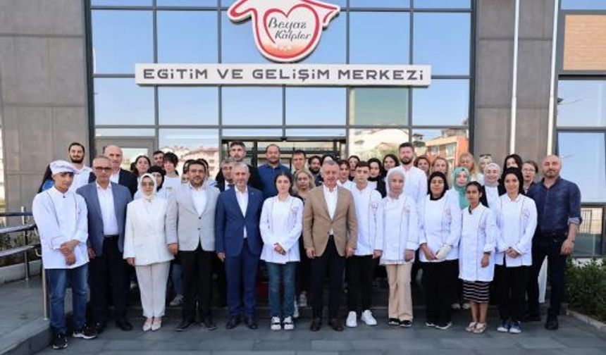 Başkan Büyükakın: "Gençlerimizin Geleceğine, Yön Vermeye Devam Edeceğiz"