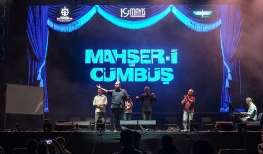 ENFEST ETKİNLİKLERİYLE GENÇLERE KAHKAHA DOLU GECE