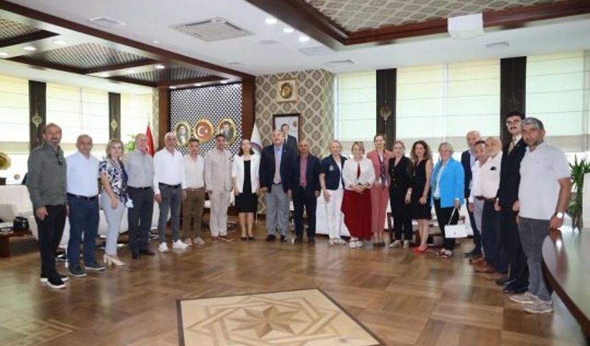 Başkan Şener Söğüt, Körfez Kent Konseyi’ni Ağırladı