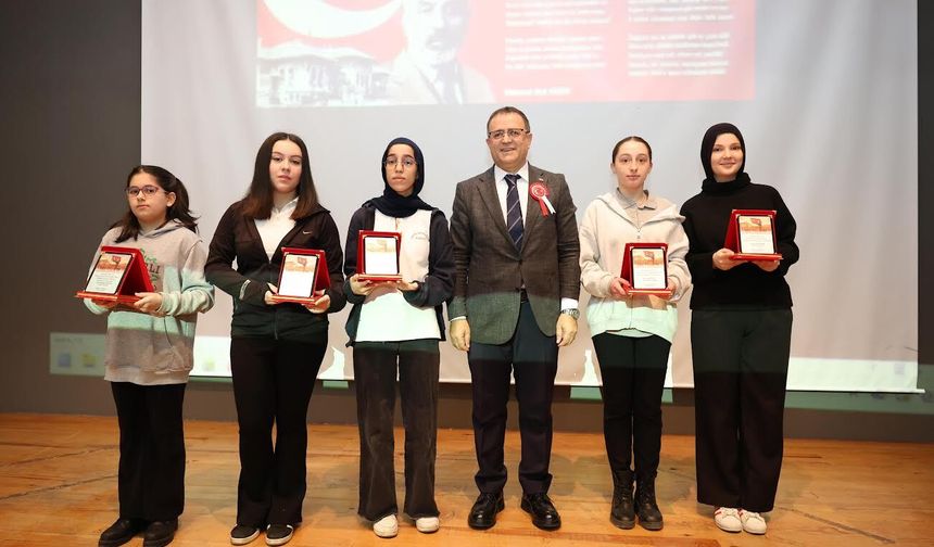 Derince’de İstiklal Marşı’nın Kabulü ve Mehmet Akif Ersoy Anıldı