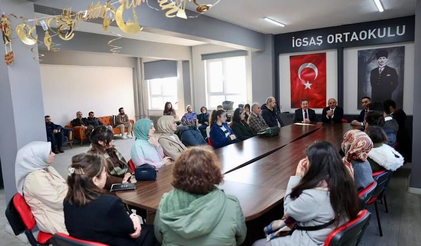 Başkan Şener Söğüt, Öğrencilerle Haftaya Başladı