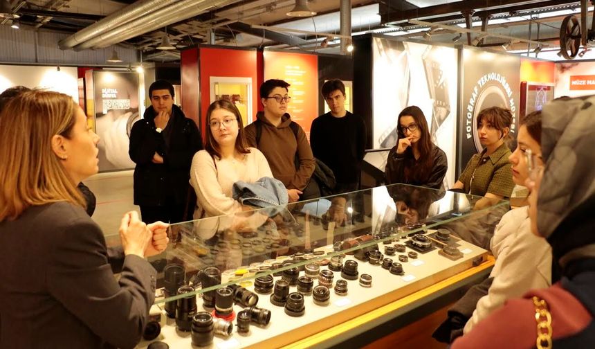 Fotoğraf Teknolojisi Müzesi’nde Öğrencilere Tarihsel Yolculuk