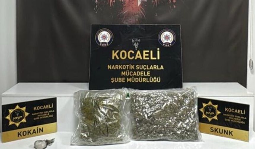 Derince’de Uyarıcı Madde Operasyonu: Araçtan Kilolarca Madde Çıktı
