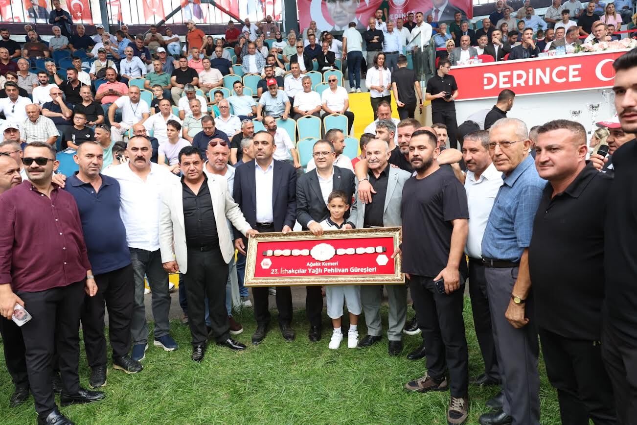 İshakçılar’da Başpehlivanlık Mücadelesi Nefes Kesti